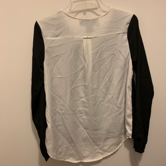 NWT Kardashian Kollection colorblock top size S - Picture 4 of 6